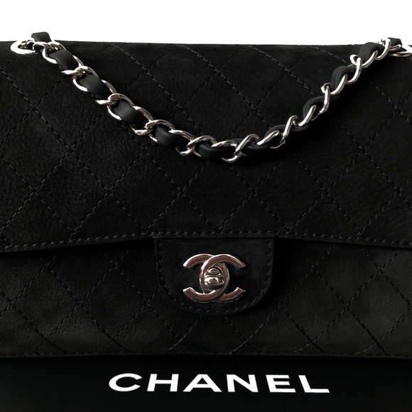 🌟SOLD🌟 Chanel Medium Black Suede Classic Flapbag - Picture 2 of 6